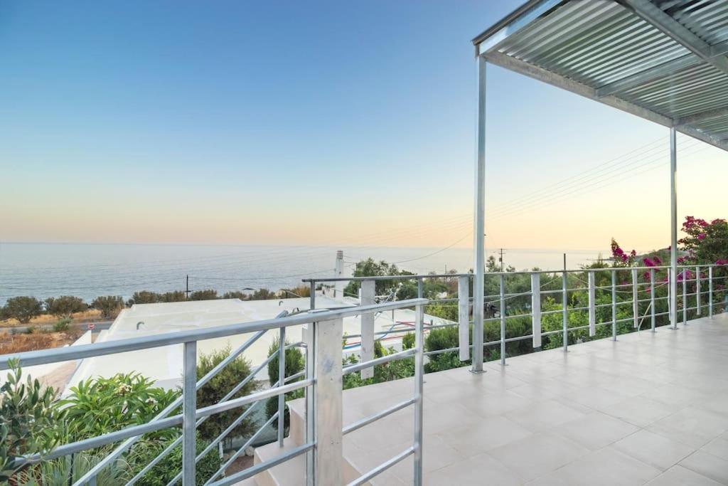 Apartment Sunset View In South Crete